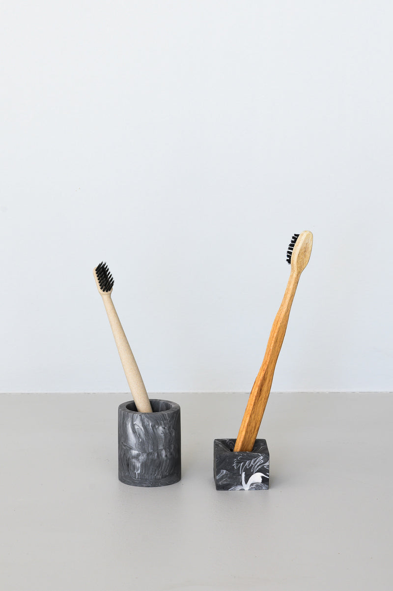 Porte-brosse à dents solo marbré noir en Jesmonite